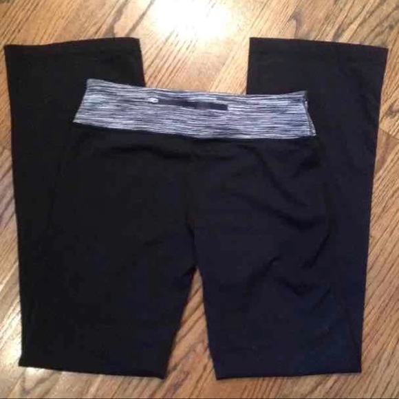 BLACK WORKOUT PANTS W/BACK ZIP POCKET - Picture 2 of 3